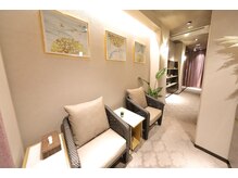 ワムサロン(WOM SALON)の雰囲気（アロマが香るホテルの様なエントランスがお出迎えいたします。）