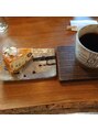 ジャオディー 神戸店 珈琲とケーキ甘い物はダメだと思ってもつい食べてしまいますね。