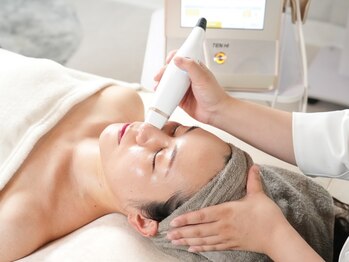 シャルムクリニカルビューティー(CHARME CLINICAL BEAUTY)の写真/【美容皮膚科提携の肌管理サロン】毛穴・たるみケアのお悩みに！効果が分かりやすく持続性も◎
