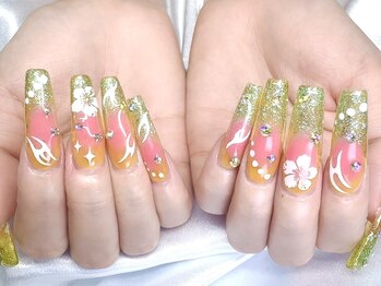 ミナミ(MINAMI)/花ネイルチーク