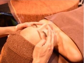 サロン ド マナ(Salon de Mana)の写真/【毛穴洗浄でうる艶水光肌★】初夏の繊細肌に本気の肌質改善＆小顔ケアも叶う◆厳選美肌メニュー多数有り◆