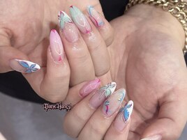 個性派ビビッドアートネイル