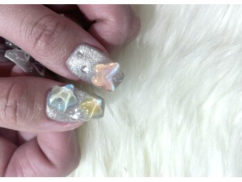 エミュレ(emure.)/きらちゅるうるうるネイル