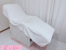 アーズネイル(R'z Nail)の雰囲気（フットネイルはリクライニングチェアでゆったり施術♪）