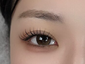 ウワプラス(UWA+)の写真/【LEDエクステ導入☆話題の韓国風束感を実現】完全個室のプライベートサロン♪駅チカ石橋阪大前駅徒歩2分