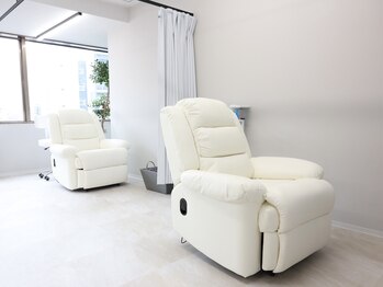 エムズアイブロウ 大阪京橋店(M’sアイブロウ)/店内紹介