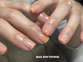 ネイルドットスタジオ 堺筋本町(NAIL DOT STUDIO)/コーラルグラデーション