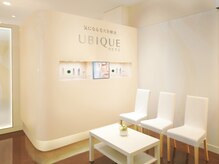 ウビクエ グランフロント大阪店(UBIQUE)/清潔感のある店内