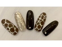 メリーアン(Merry Anne)/キリン柄ネイル