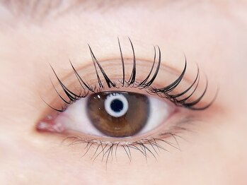 アメイジングヘアー 千歳店(AMAZING HAIR)の写真/《すっぴんでもナチュラルメイクでも可愛く♪》モチが自慢のまつエク/まつパでお客様の理想のお目元に☆