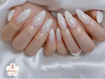 ロージー(Rosey)の写真/【日本製のベースのジェル使用で長持ち&安心◎】丁寧な施術で仕上がりに満足いただけます!