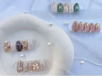 コローレ(Colore)の写真/《京橋徒歩2分》毎月変わる定額デザインで冬の指先を彩る☆お得に可愛いネイルが叶います♪パーツも豊富◎