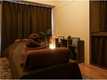 癒さか梓庵/清潔で静かな一室。