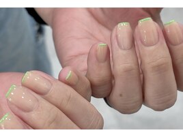 細フレンチネイル