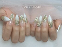 ホワイトグラデ×ゴールドラメ