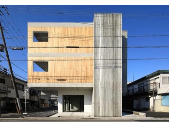 ランド(LAND)/テナントはAKHCビルの1F