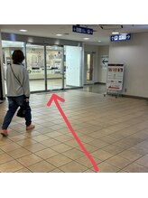 ビューティーアイラッシュ アズ熊谷店/大戸屋さんを通り過ぎ進みます。