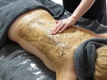 ロータス(LOTUS)の写真/≪駅近◆アクセス良好≫フェイシャル×ボディのトータルケアサロン☆前撮りや結婚式前に背中もキレイに♪