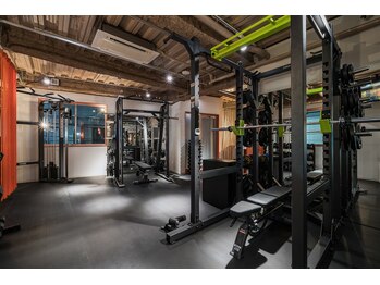 トキエル(TOKIEL)/高級感あるトレーニング空間No1