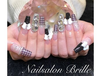 エスフィーネイルサロン ブリーユ(Esfy nailsalon Brille)/大人ガーリーな推しネイル