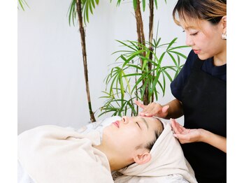 ニキビケア研究所 吉祥寺店/温めながらミルククレンジング