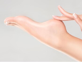 マユネイル(mayunail)の写真/【足元の本格ケア】ガサガサかかとも、硬い角質もプロの技で驚くほど柔らかく！自分史上最高の美素足へ。