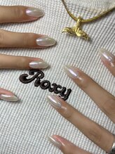 ビックホリデー(BIG HOLIDAY)/手元が華やか【オーロラネイル】