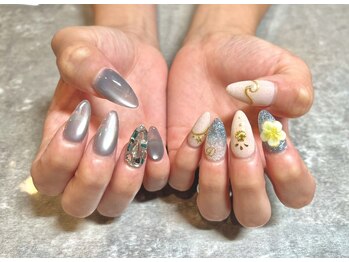 ロイ(ROI)の写真/長さ出しで、理想の指先に♪デザインもフォルムも美しく◎