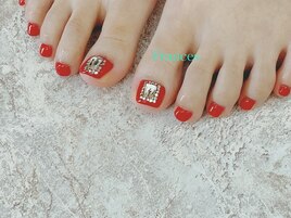 フットネイル　ビジューネイル