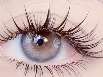 メガミ アイラッシュラウンジ(MEGAMI EYELASH LOUNGE)の写真/最新！超微軽量スーパーフラットラッシュ★技術力の高いスタッフが誰よりも魅力的な目元に導きます♪