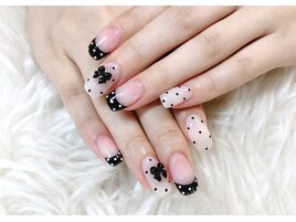 ドット&フレンチネイル
