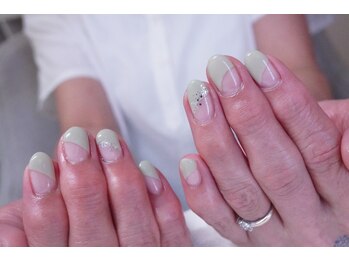 プチリリィ(Petit Lily)/指がすらっと見える斜めフレンチ