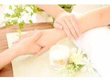 プリナチュール 名古屋店/01．ハンドマッサージ