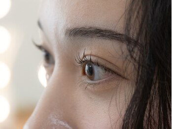シエスタ(siesta)の写真/プロの高度な技術と丁寧なヒアリング◎誰にしもある目の左右差もプロの技術で似合わせデザインを実現します