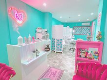 フロル(FLOR)の雰囲気（派手で可愛い店内にも注目♪♪[ちゅるん/韓国ネイル/マツエク]）