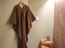 トムスチーム バイ メイメイ(TOMsteam by MAYMAY)の雰囲気（イスは職人手作り、マントはコットン素材でやさしい肌あたり♪）