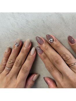 デイ ウィズアウト エニシング(Day Without Anything)/マグネットネイル/担当:松山