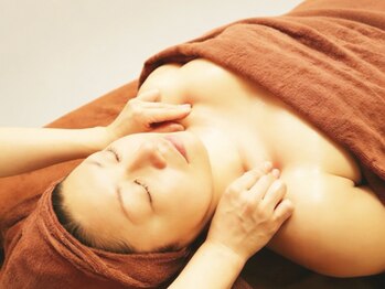 ボディ アンド フェイシャル アンジェラ(Angela)/マッサージ