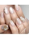 淡色ニュアンスドットネイル