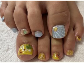 アシンメトリーフットネイル