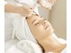 ユニブロウ 西新宿店(UNI BROW)の写真/【新宿/眉毛専門店】アイブロウWAX+1部分フェイスWAX脱毛¥5900/古い角質や産毛を取り除き,すっぴん美肌に★