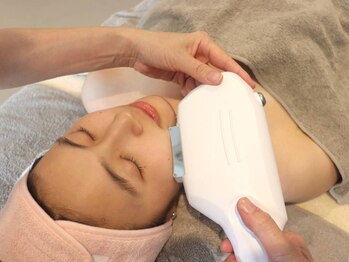 ウブ(UBU)/お顔も美肌脱毛で毛穴レスに