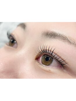 ナチュラル上品な目元にしたい