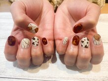 ネイルアルケー(Nail ARCHE)/牛柄×ニュアンスネイル
