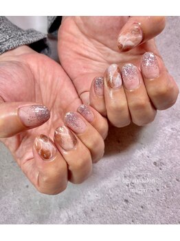 マーム(ma'am)/大理石ネイルで秋っぽく