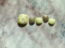 ミーム(meme)/フラワーフットネイル