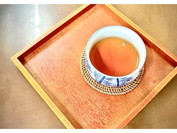 ヒーリングハウス/施術後の癒しのお茶でデトックス