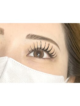 ナチュラル上品な目元にしたい