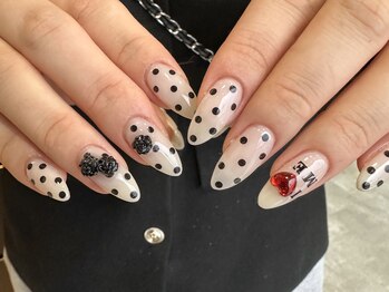 エイチ ネイル(H nail)/ドットネイル