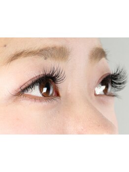 ナチュラル上品な目元にしたい